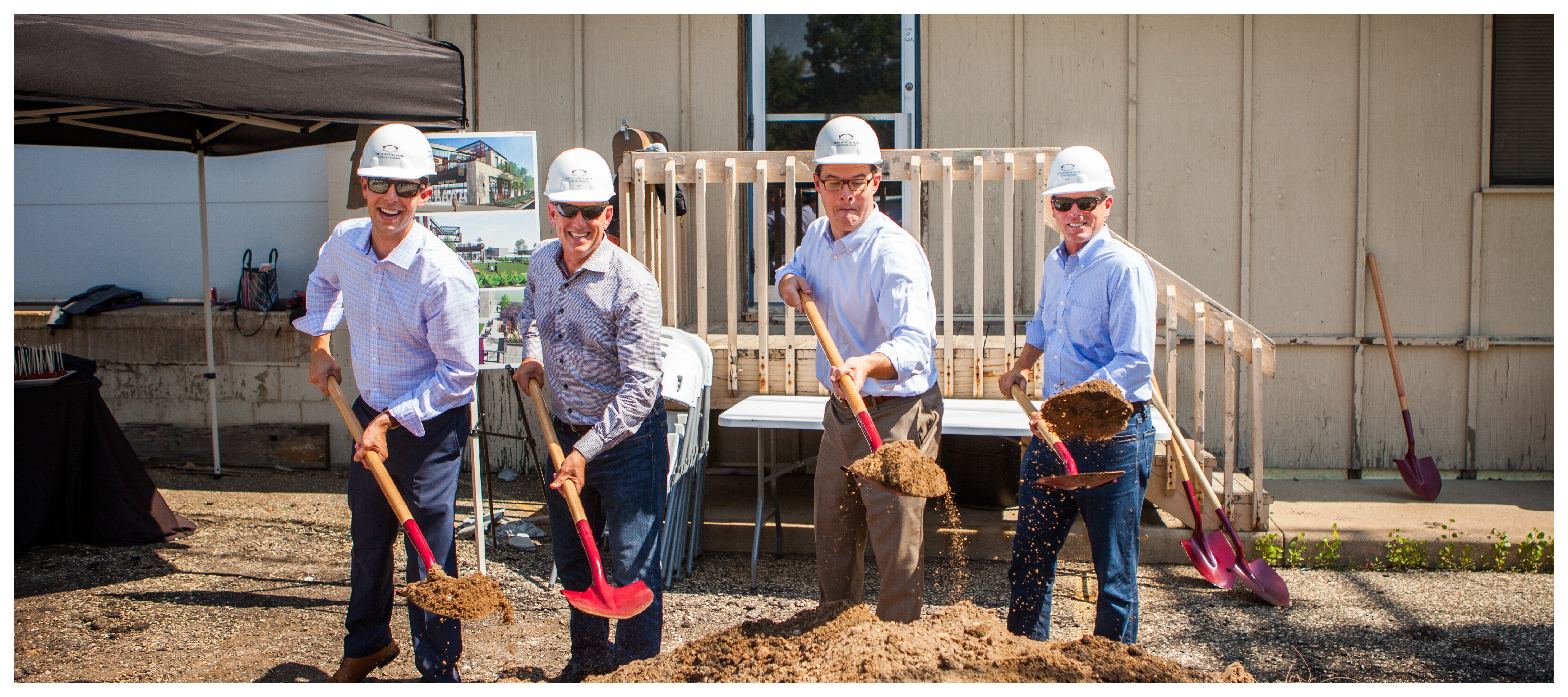 Photo of Leadership members at Palmciti Bank Corporate Center groundbreaking.